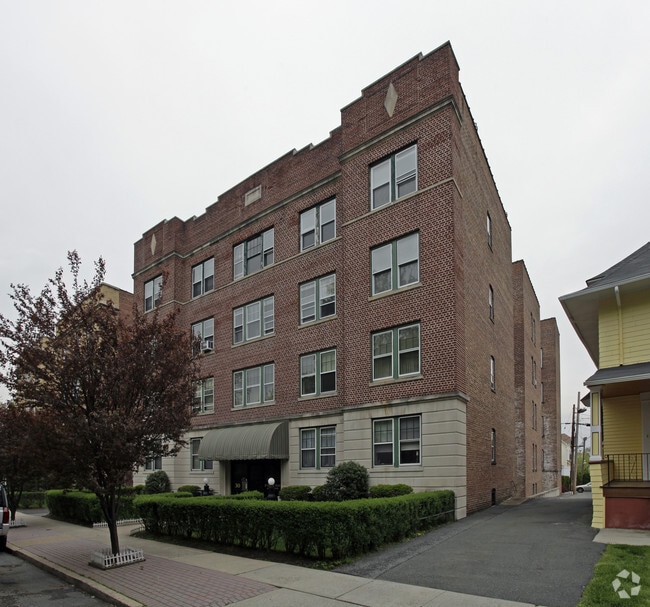 Building Photo - Justina Ann Apartments