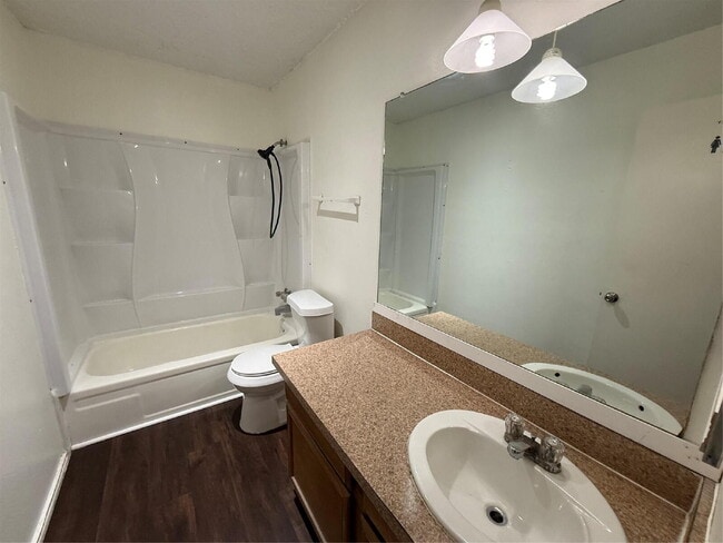 Building Photo - 2641 Santa Barbara Dr