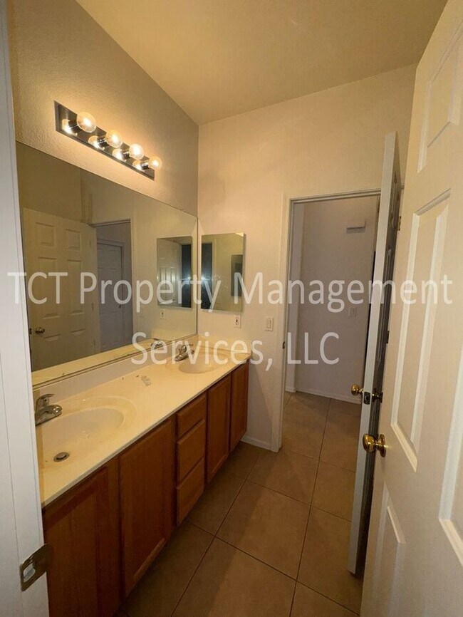Building Photo - Desirable Location in Wigwam Creek South