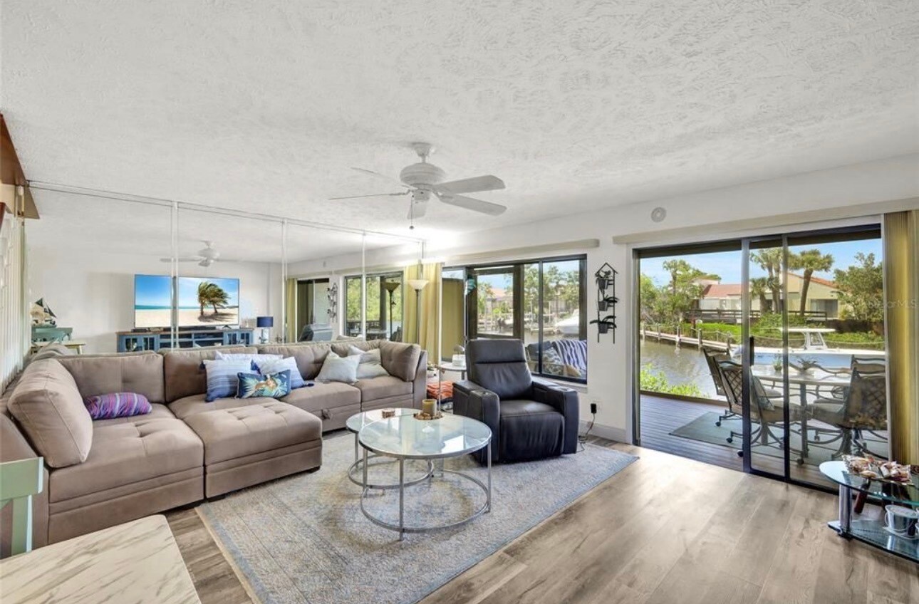 Building Photo - 25188 Marion Ave