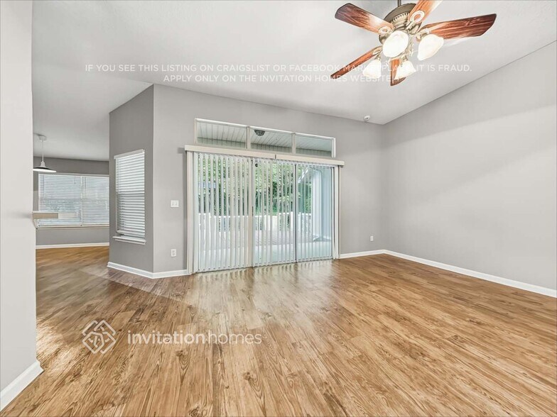 Building Photo - 14091 Summer Breeze Dr E