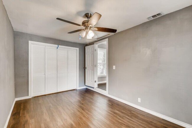Building Photo - 4208 Valentine St