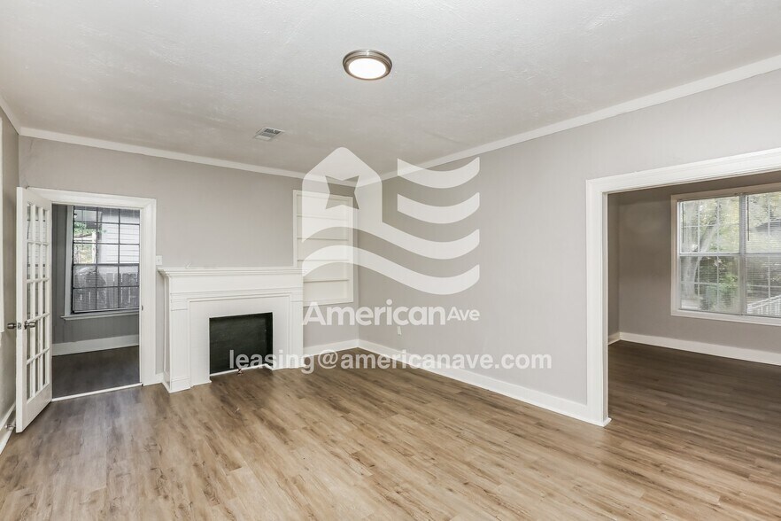 Building Photo - 353 E Ridgeway St
