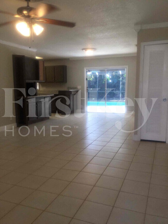 Building Photo - 19742 Carolina Cir