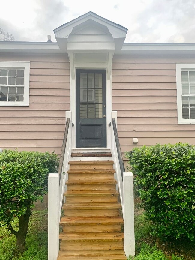 Building Photo - 405 N Madison St