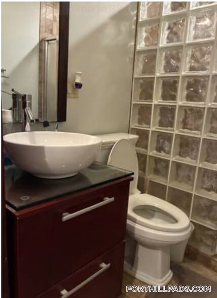 Building Photo - 88 Cedar St