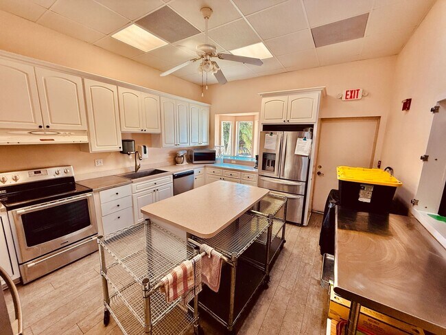Building Photo - 1419 Turkey Creek Dr NE