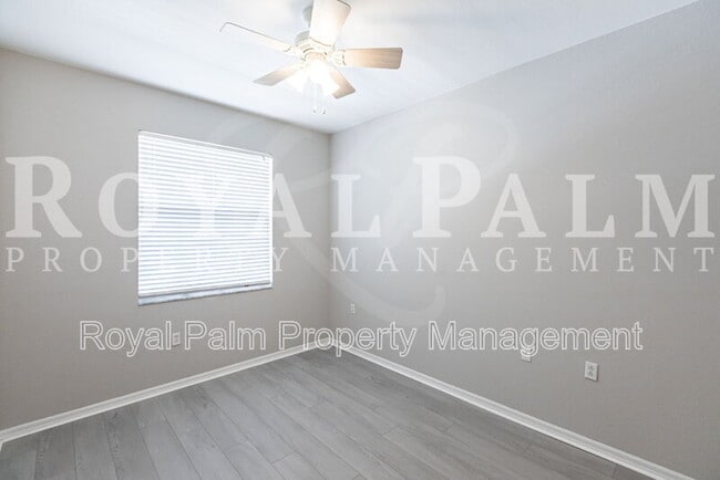 Building Photo - 8550 Kingbird Loop