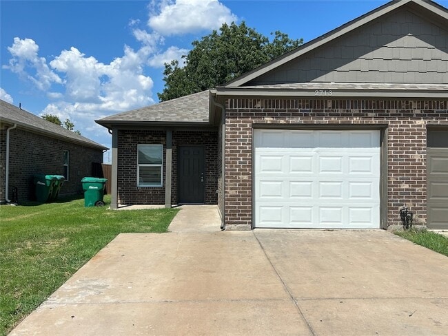 Primary Photo - 2713 Ginger Ct