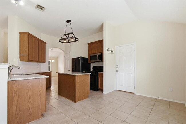 Building Photo - 224 Poplarwood Dr