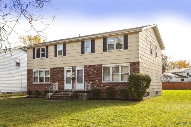 Primary Photo - 22 W Summerset Ln