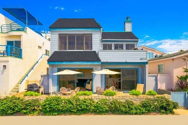 Building Photo - 3579 Ocean Front Walk