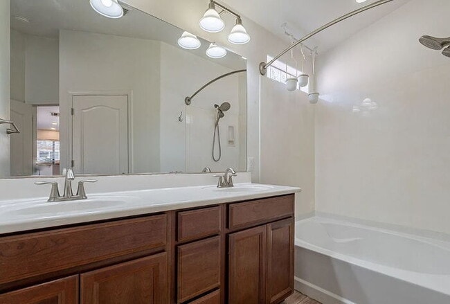 Building Photo - Madera Highlands