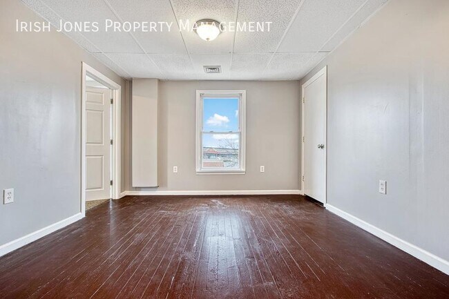Building Photo - 19 Hinman Ave