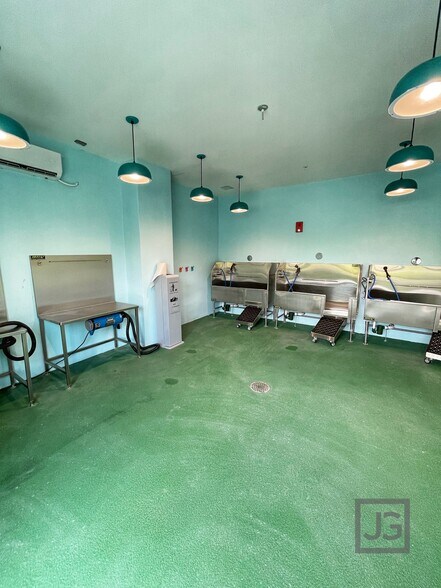 Pet Spa - 326 NE 5th Ave