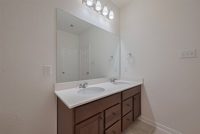 Building Photo - 5727 Texas Sage Dr