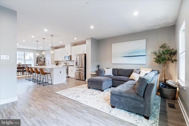 Building Photo - 5924 Pecking Stone St