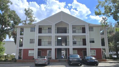 Building Photo - FOR RENT. 1 bedroom 1 bathroom condo first...