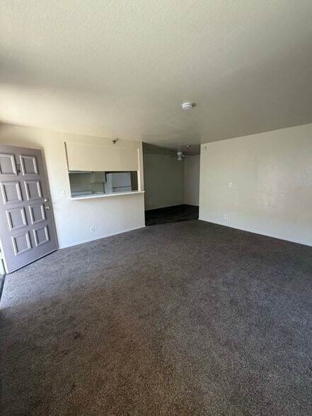 Building Photo - 13606 Cerise Ave