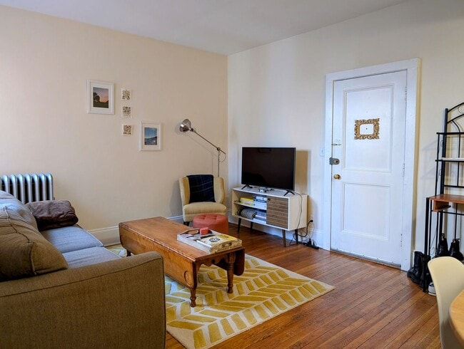 Building Photo - 9 Fuller St