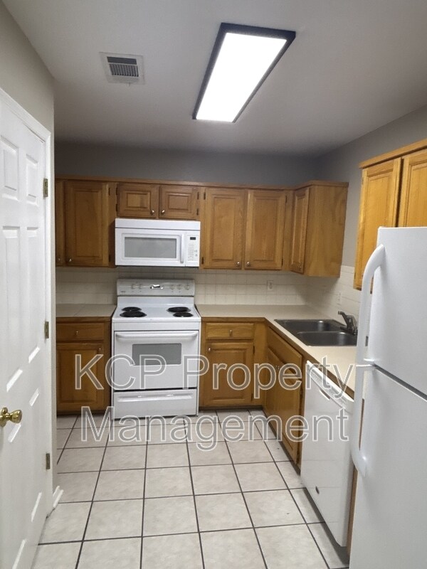 Building Photo - 1115 Farley Cir