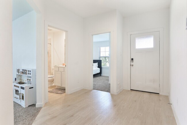 Building Photo - 31615 Chollerford Ct
