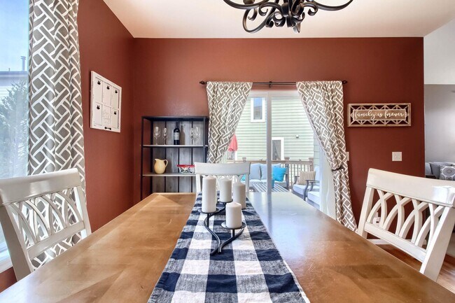 Building Photo - Highlands Ranch Spacious 3 bed 2.5 bath
