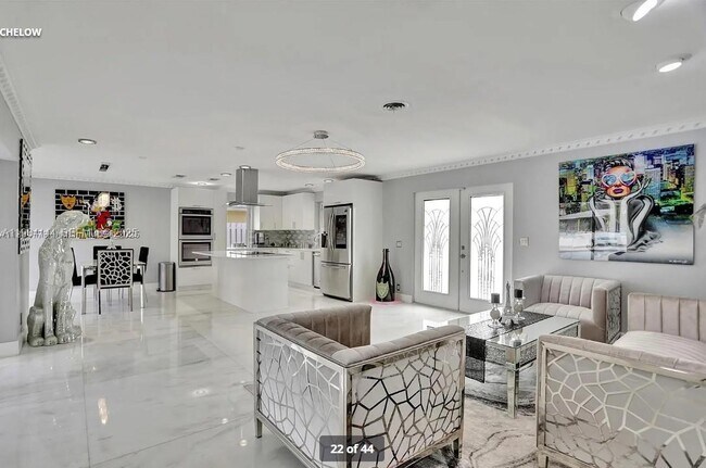 Building Photo - 2321 SE 15th St