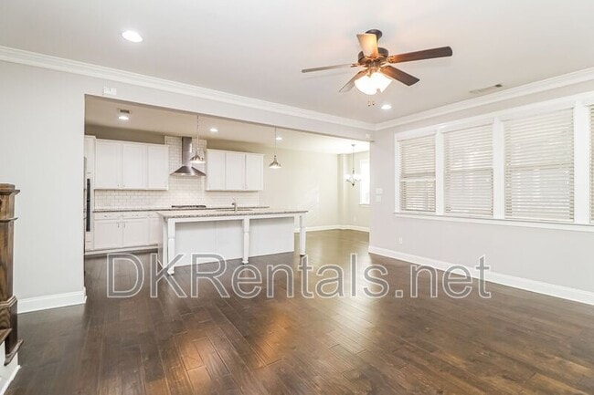 Building Photo - 5780 Bradenton Rd