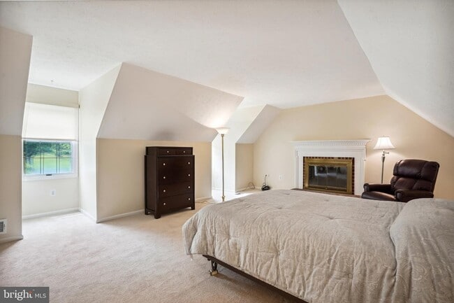 Building Photo - 9708 Locust Hill Dr