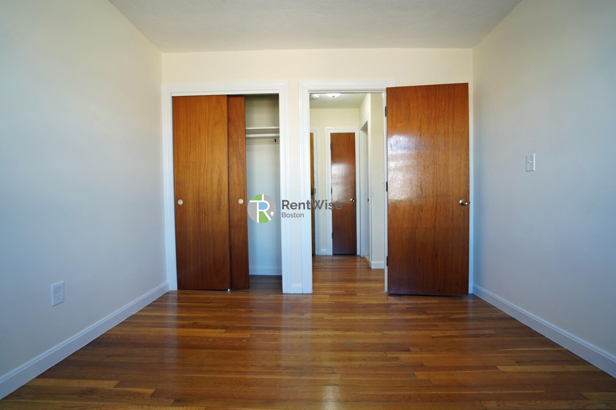 Building Photo - 180 N Beacon St