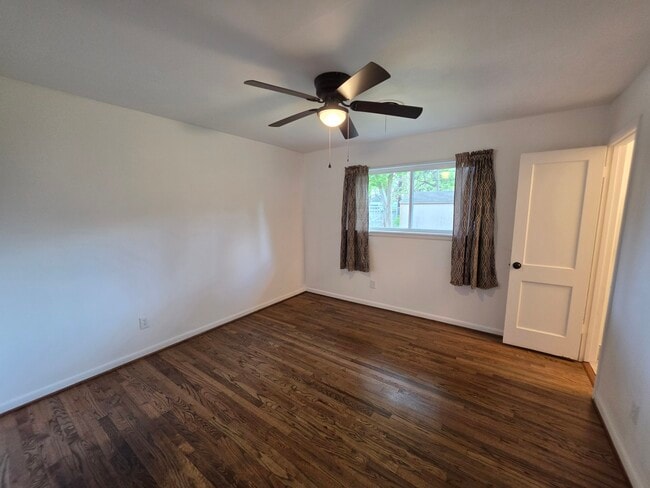 Building Photo - 3907 Grapevine St