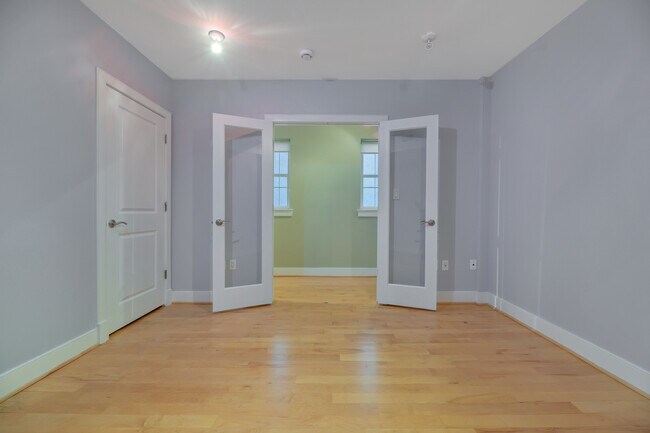Building Photo - 1425 Rhode Island Ave NW