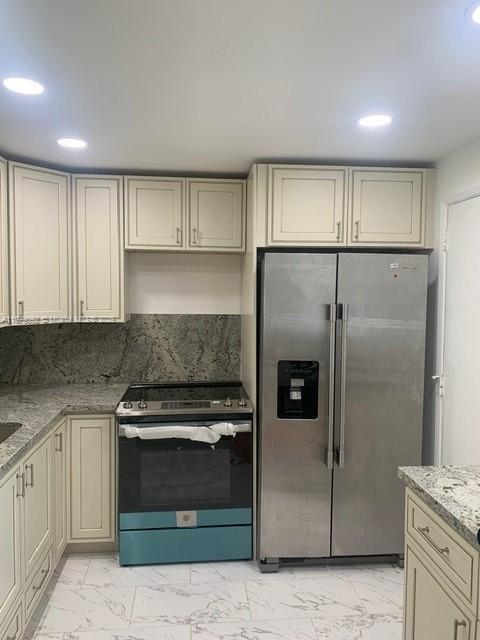 Primary Photo - 901 NE 14th Ave