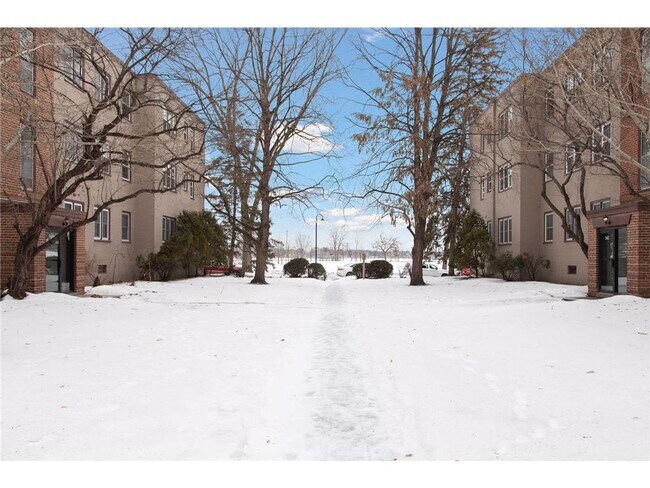 Building Photo - 3136 W Bde Maka Ska Blvd