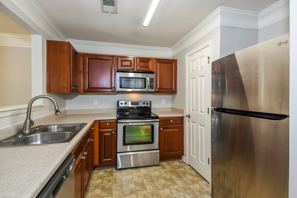 Building Photo - 3120 Englewood Dr