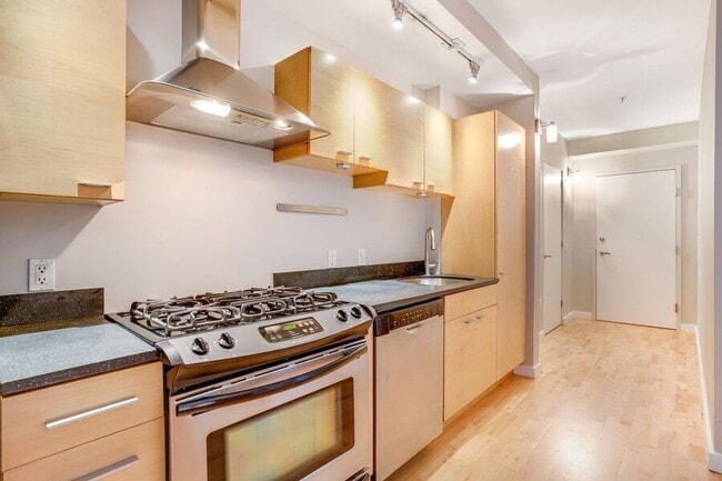 Building Photo - 1125 11th St NW