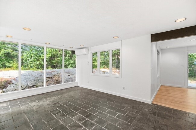 Building Photo - 2 Moses Hill Rd