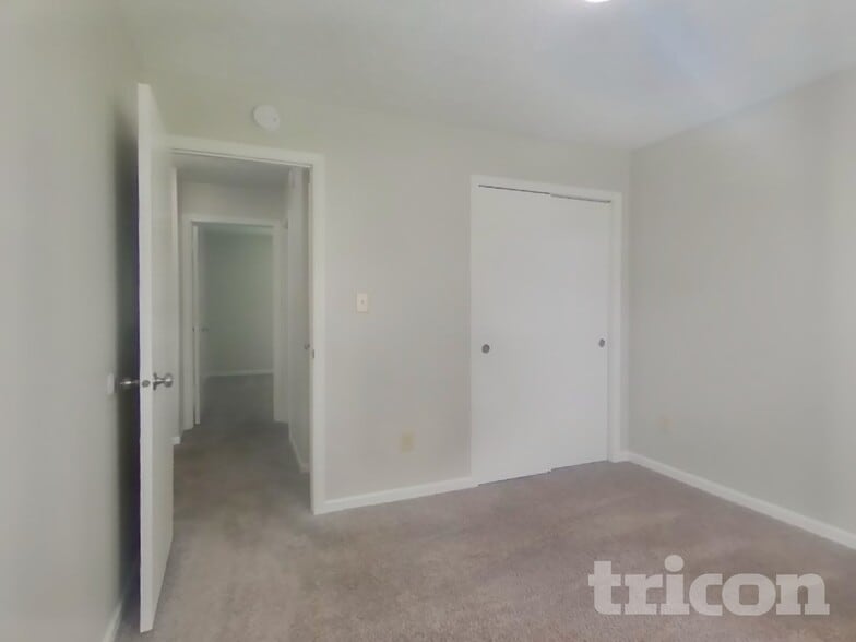 Building Photo - 6354 Coconut Ct