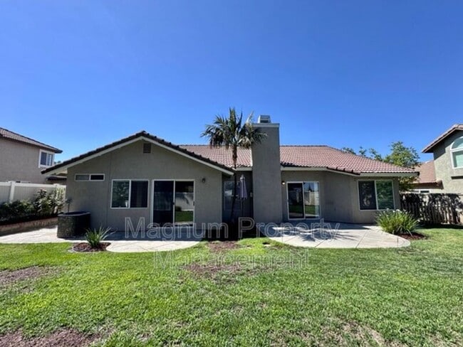 Building Photo - 687 Black Oak Cir