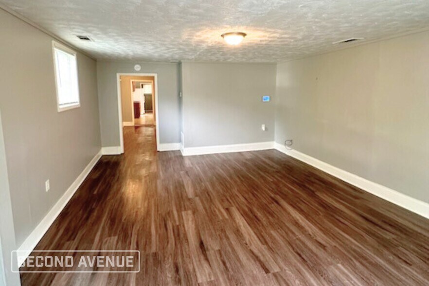 Building Photo - 2663 Dunn Ave
