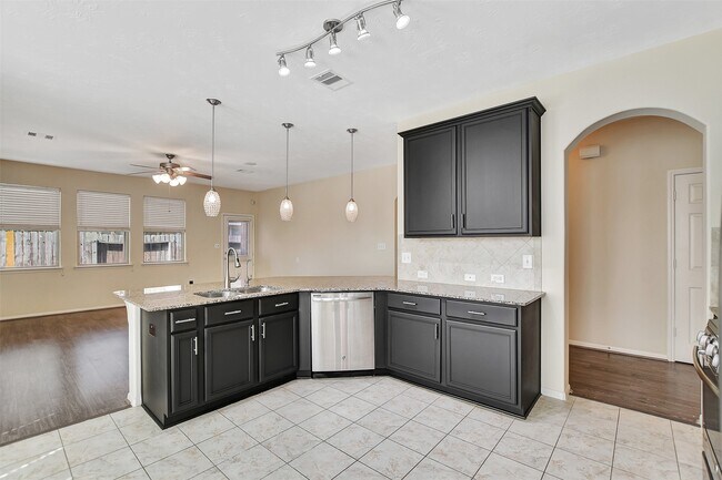 Building Photo - 15103 Sun Glaze Ct