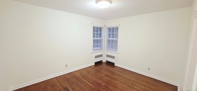 Building Photo - 150 Old Town Dr
