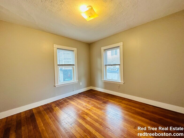 Building Photo - 6 Mortimer Pl