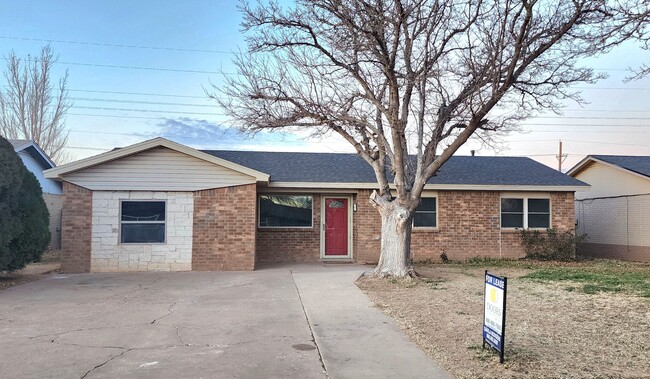 FOR LEASE - 4 BEDROOM HOME - NORTH LUBBOCK - FOR LEASE -  4 BEDROOM HOME - NORTH LUBBOCK