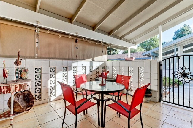 Building Photo - 508 Avenida Sevilla