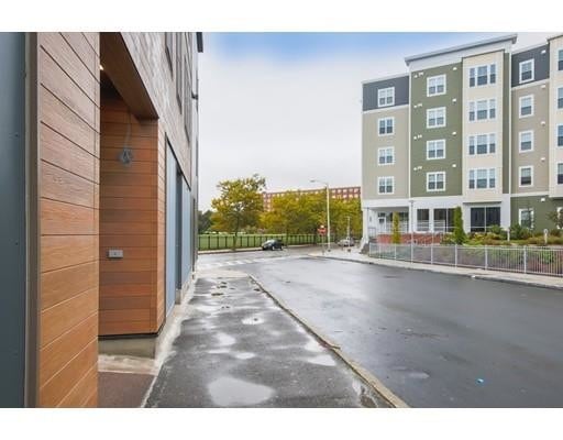 Building Photo - 100 Sagamore St
