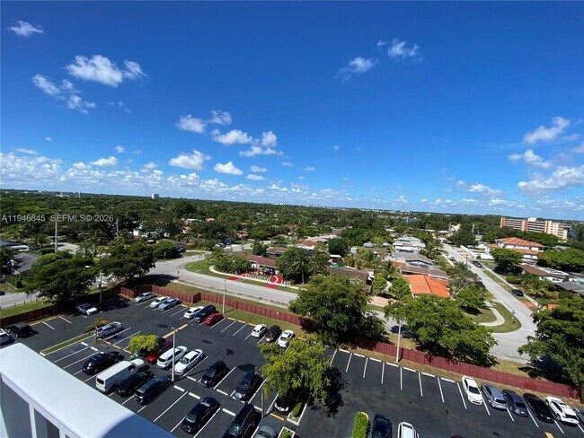 Building Photo - 1200 NE Miami Gardens Dr
