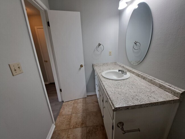 Building Photo - 6204 Forest Pines Dr