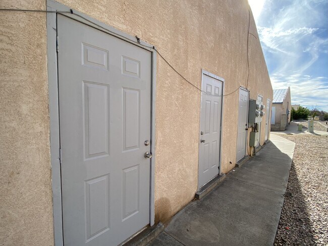 Building Photo - 2BR/1Bath - 4 Plex in Rio Rancho
